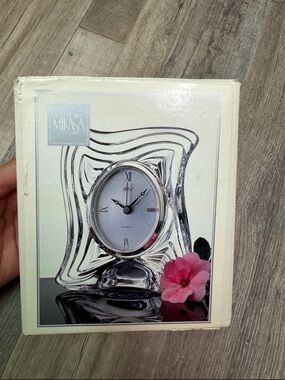 New Mikasa Clear Glass Table Clock - Crystal Finish